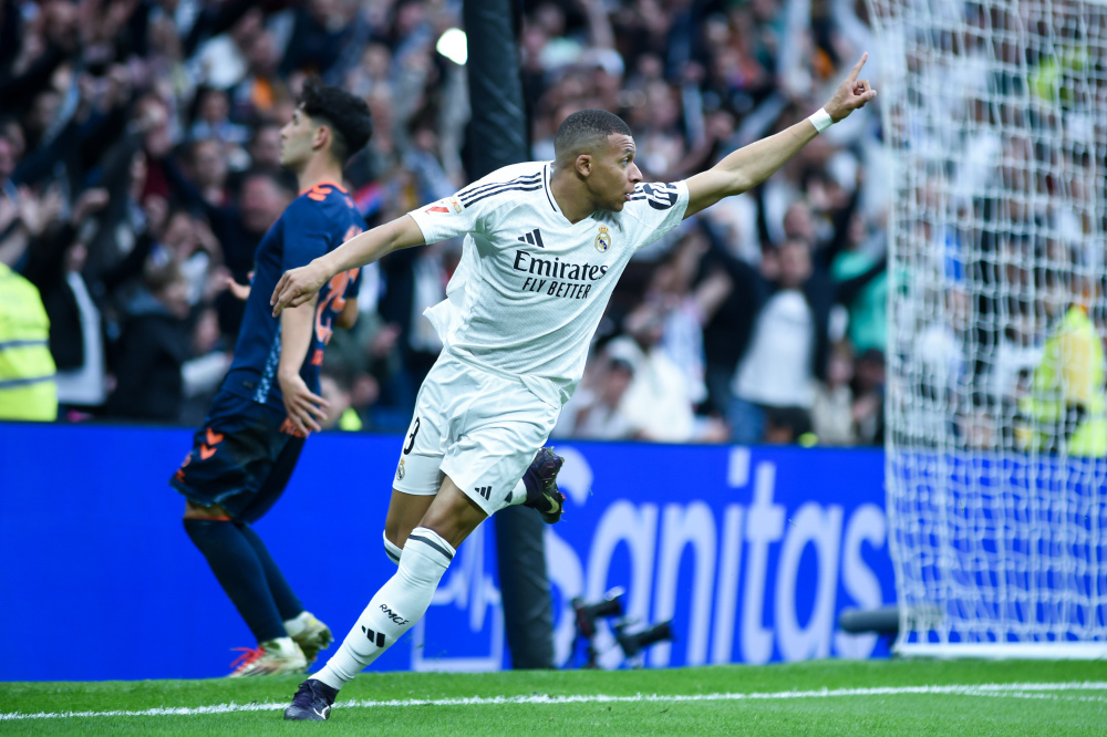 美媒：湖人和勇士正积极探索引进鹈鹕球员赫伯特·琼斯