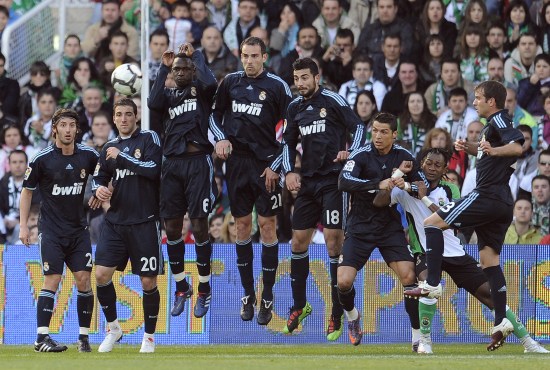 三场两零封仅丢1球，奥纳纳当选土媒评选的土超10月最佳球员