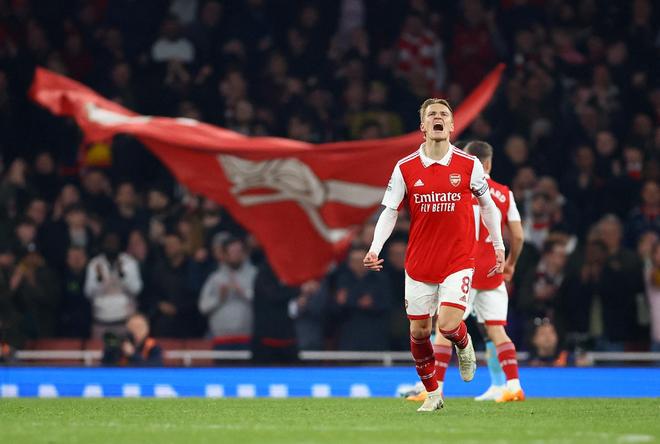 球迷：对方防他像空气一样